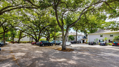 5221 Bayshore Blvd, Unit Luxury Furnished Condo in Tampa, FL - Building Photo - Building Photo