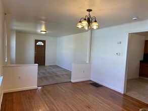 219 Redwood St in Harrisburg, PA - Building Photo - Building Photo