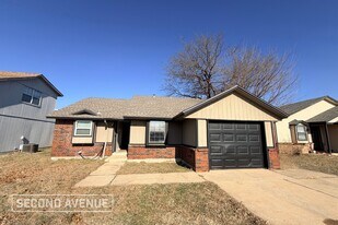 329 NW 119th St in Oklahoma City, OK - Building Photo