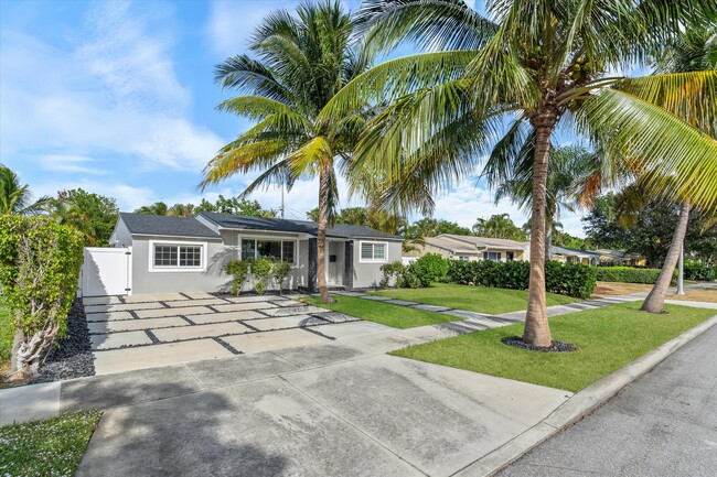 355 Maddock St in West Palm Beach, FL - Building Photo - Building Photo