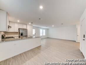 2814 Charpak Dr in Converse, TX - Building Photo - Building Photo