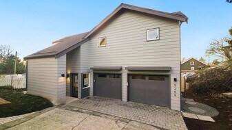 5209 13th Ave S in Seattle, WA - Building Photo