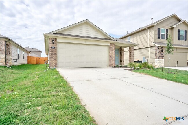 121 Roanwood Dr in San Marcos, TX - Building Photo - Building Photo