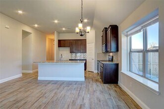 807 Mary Lee Ln in Collinsville, TX - Building Photo - Building Photo