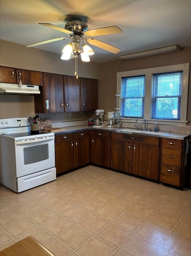 1641 N 4650th Rd in Leland, IL - Building Photo - Building Photo