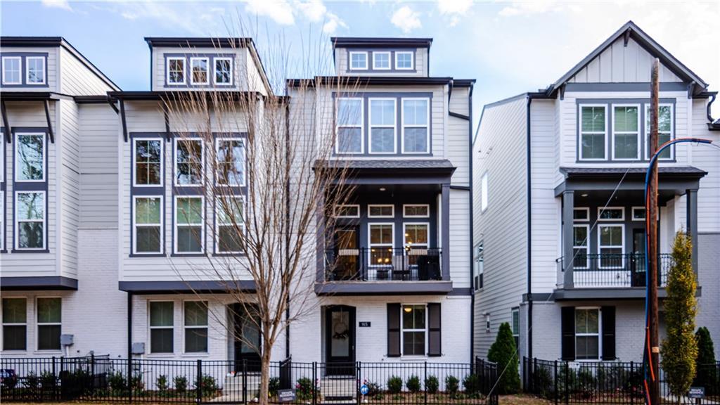 915 Katie Kerr Dr in Decatur, GA - Building Photo