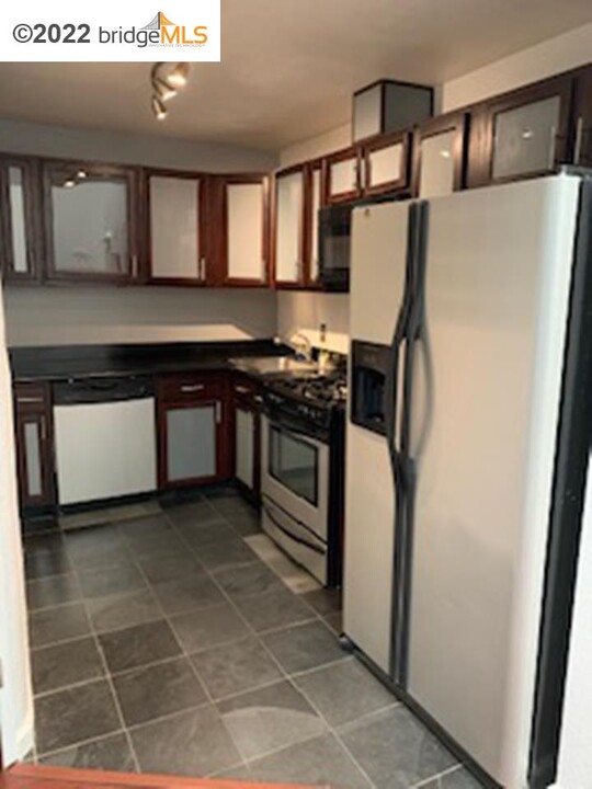 1451 13th St in Oakland, CA - Building Photo