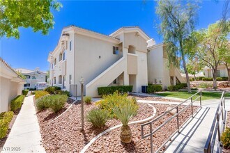 1301 Red Gable Ln in Las Vegas, NV - Building Photo - Building Photo