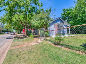 1145 NW 48th St, Unit 1145 1/2 Back unit in Oklahoma City, OK - Building Photo - Building Photo