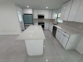 21052 SW 97th Pl in Cutler Bay, FL - Building Photo - Building Photo