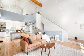 220 Roslyn St in Denver, CO - Building Photo - Building Photo