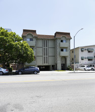 424 S Commonwealth Ave in Los Angeles, CA - Building Photo - Building Photo