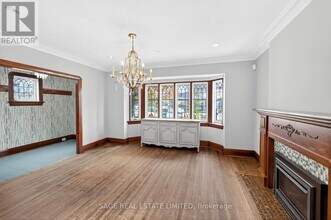 12 Fairleigh Crescent in Toronto, ON - Building Photo - Building Photo