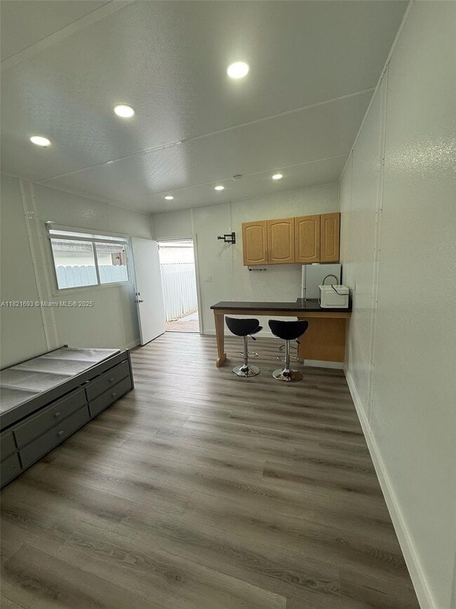 2921 NW 70th Terrace in Miami, FL - Building Photo - Building Photo