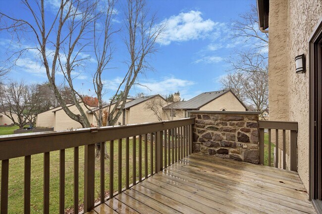 42 Golf Club Dr in Langhorne, PA - Foto de edificio - Building Photo