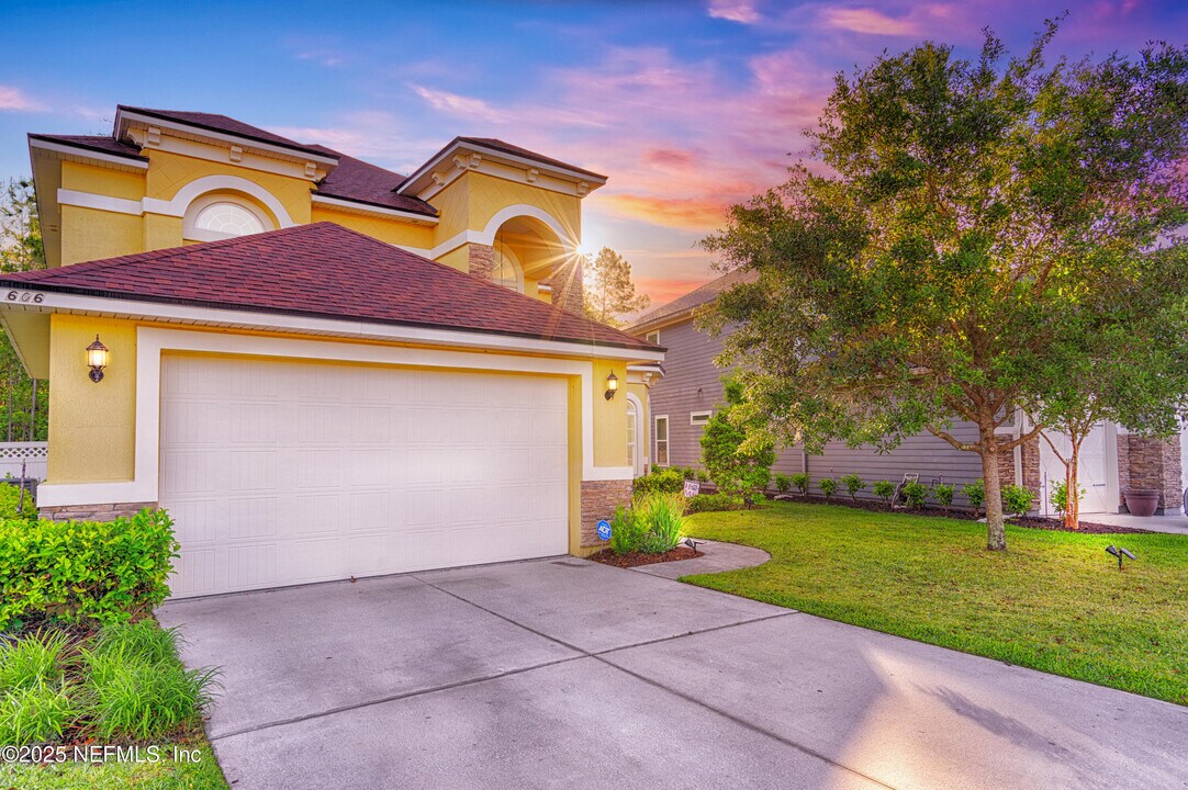 606 Cloisterbane Dr in Saint Johns, FL - Building Photo