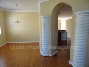 9356 Monterey Bay Dr in Orlando, FL - Building Photo - Building Photo