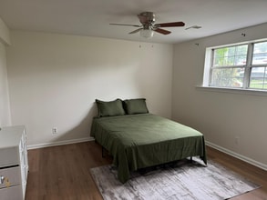 2014 Ritchie Rd in District Heights, MD - Foto de edificio - Building Photo