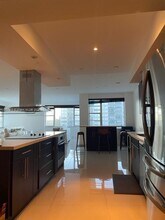 5255 Collins Ave, Unit 4G in Miami Beach, FL - Foto de edificio - Building Photo