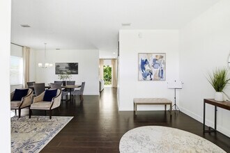 101 Mill Pond Ln in Royal Palm Beach, FL - Building Photo - Building Photo