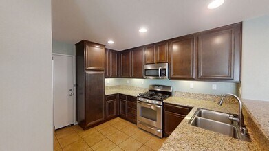 1341 Bittersweet Dr in Beaumont, CA - Building Photo - Building Photo