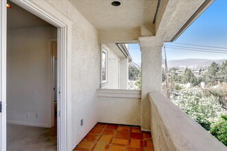 10341 Alpine Dr in Cupertino, CA - Building Photo - Building Photo