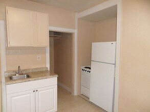 317 N Highland Ave in Clearwater, FL - Building Photo - Building Photo