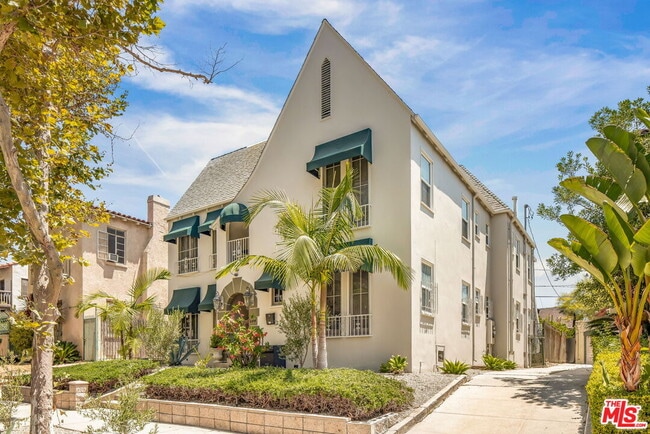 842 S Sycamore Ave in Los Angeles, CA - Foto de edificio - Building Photo