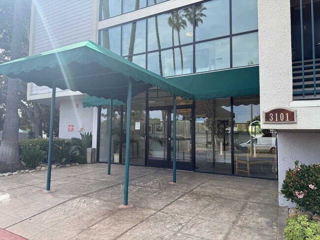 3101 Peninsula Rd in Oxnard, CA - Building Photo - Building Photo