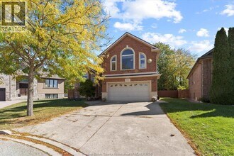 892 Massimo Crescent in Windsor, ON - Building Photo - Building Photo