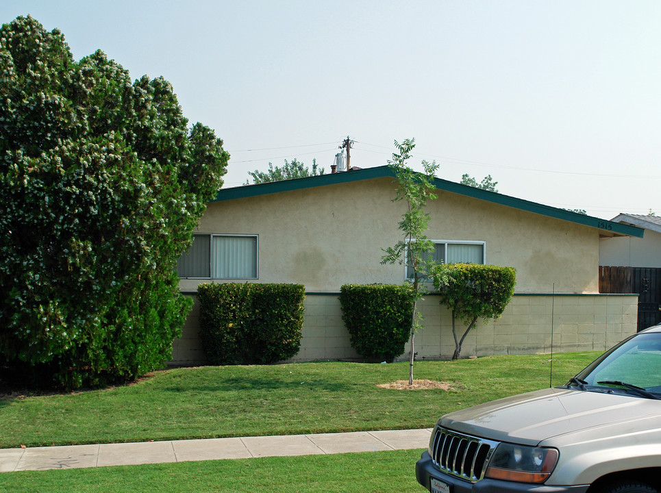 1515 Cambridge Ave in Fresno, CA - Building Photo