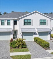 13045 Pembroke Dr in Naples, FL - Building Photo