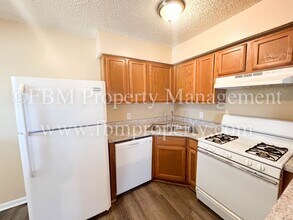 608 Walter Stephenson Rd in Midlothian, TX - Building Photo - Building Photo