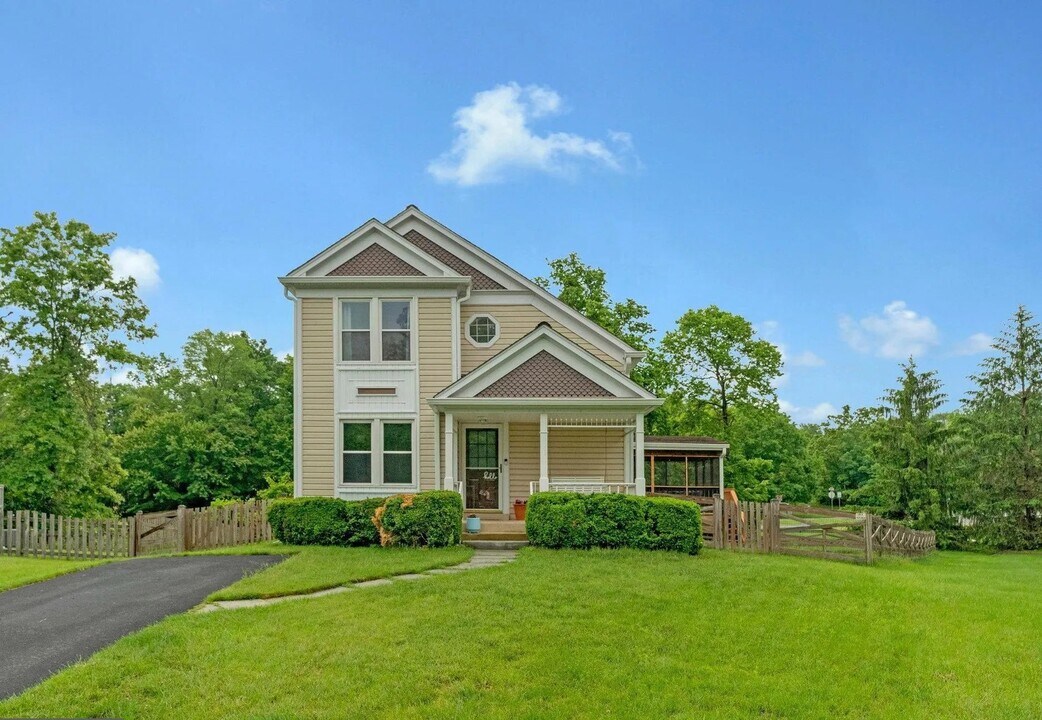 7 Bentmoor Ct in Sterling, VA - Building Photo