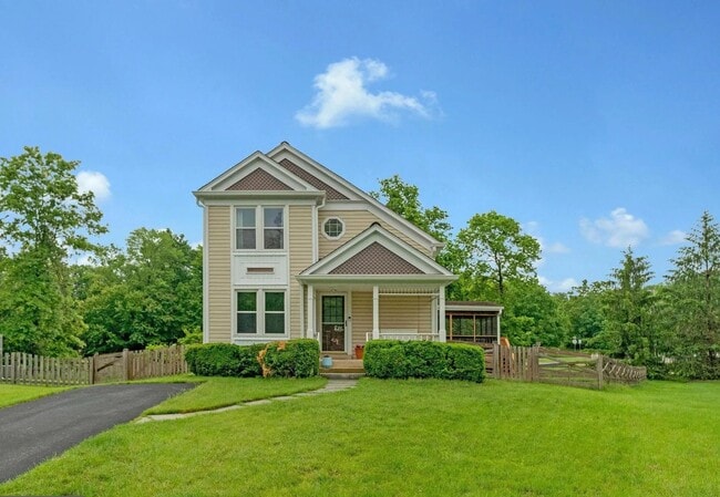 property at 7 Bentmoor Ct