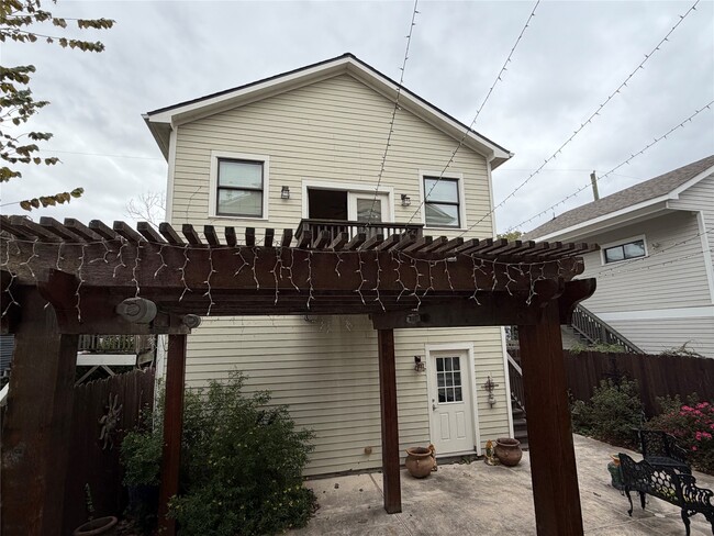 property at 614 E 10 1/2 St