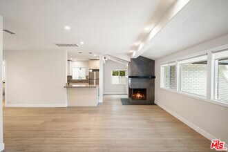 22937 Dolorosa St in Los Angeles, CA - Building Photo - Building Photo