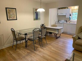 2611 Plantation Rd in Charlotte, NC - Building Photo