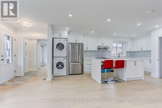 40 Sherwood Forest Dr in Markham, ON - Building Photo - Building Photo