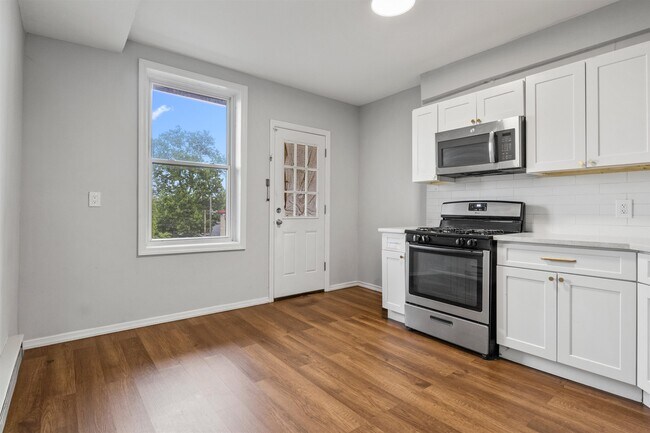 1102 Avenue C in Bayonne, NJ - Building Photo - Building Photo