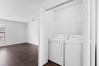 5107 S Clarice Ct in Tampa, FL - Foto de edificio - Building Photo
