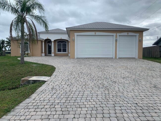 property at 2643 SW Harem Cir