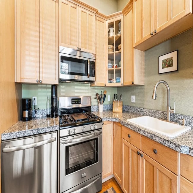 800 E 18th Ave, Unit 106 in Denver, CO - Building Photo - Building Photo