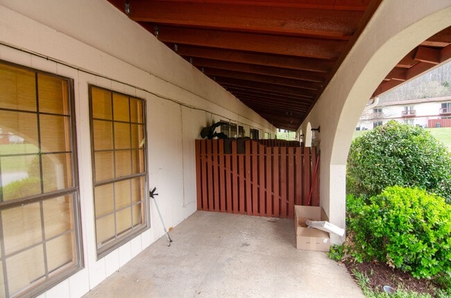 210 Old Hickory Blvd in Nashville, TN - Building Photo - Building Photo