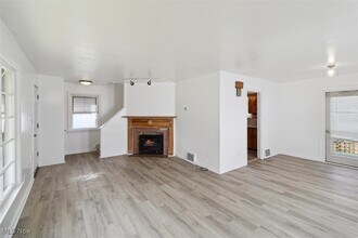 10805 Plymouth Ave in Garfield Heights, OH - Building Photo - Building Photo