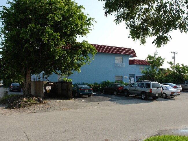 1545 Miami Rd in Fort Lauderdale, FL - Foto de edificio - Building Photo