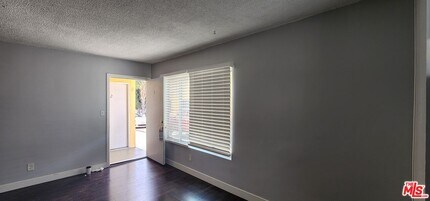323 N Virgil Ave in Los Angeles, CA - Building Photo - Building Photo