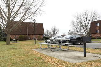 Arbor Arms in Sandusky, OH - Building Photo - Building Photo