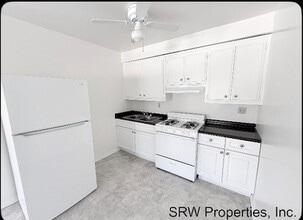 Aqua Vista Apartments in North Hollywood, CA - Building Photo - Building Photo