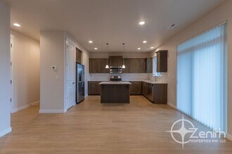 124 S 88th Dr in Ridgefield, WA - Building Photo - Building Photo
